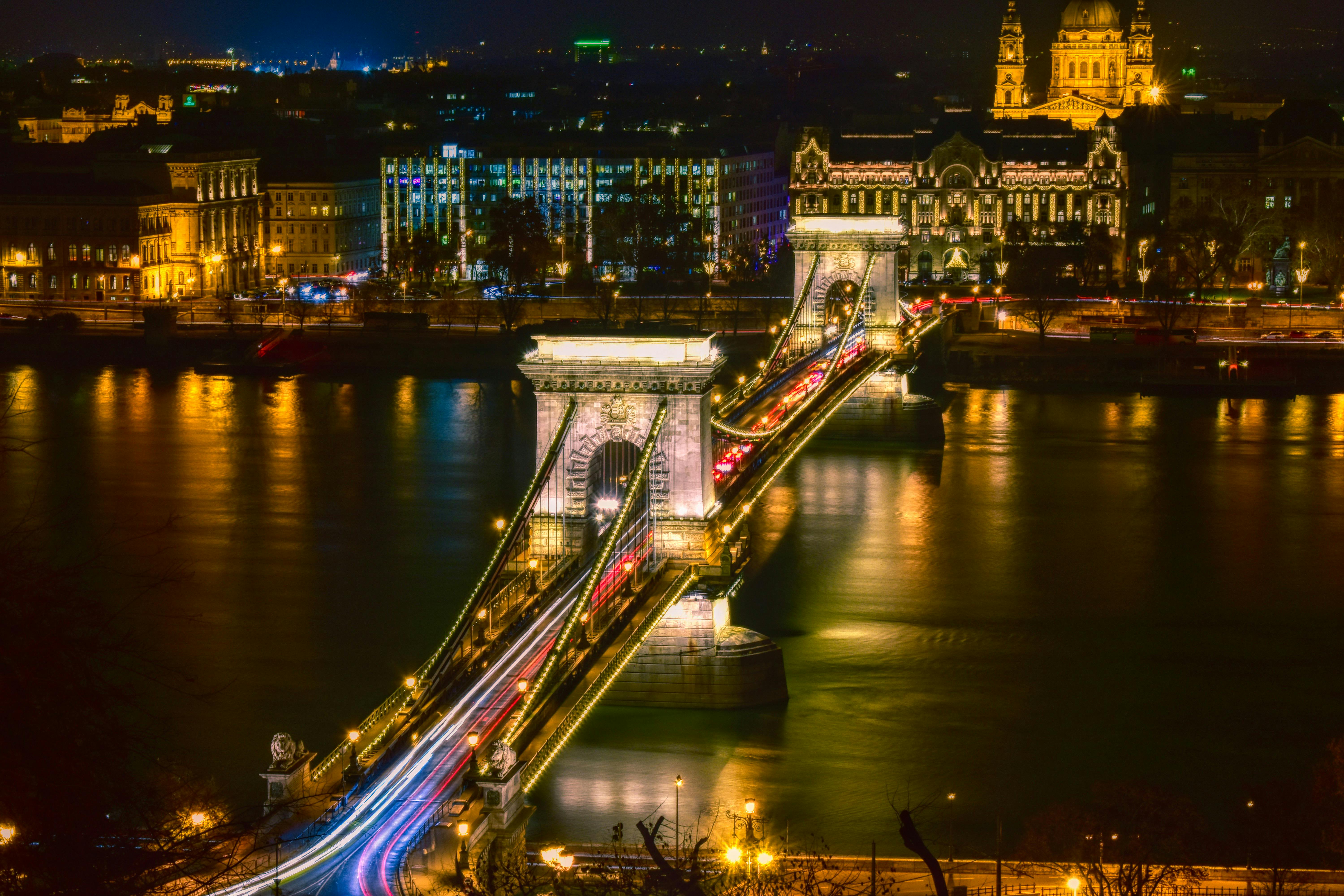 Цепной мост Сечени ночью